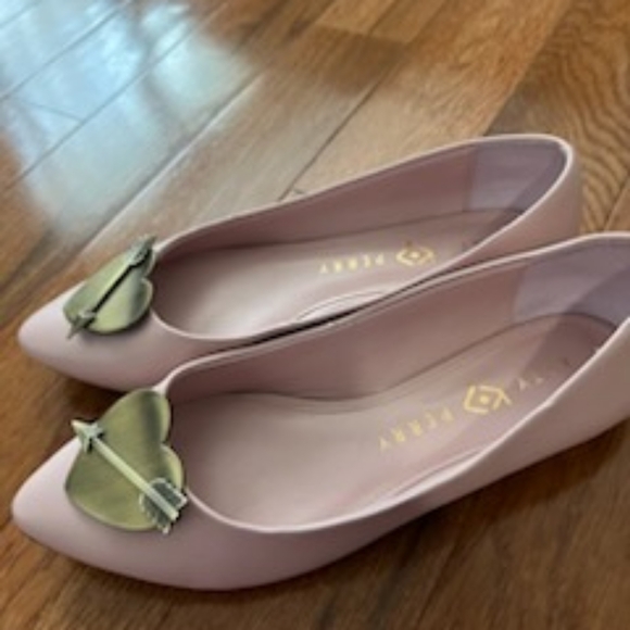 Pink rare Katy Perry flats with heart and arrow size 7.5 - Picture 2 of 2
